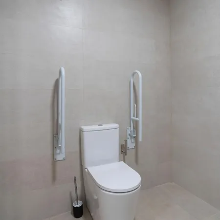 Vlc Host - Tamarit Apartman *