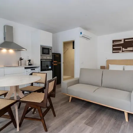 Vlc Host - Tamarit Apartamento